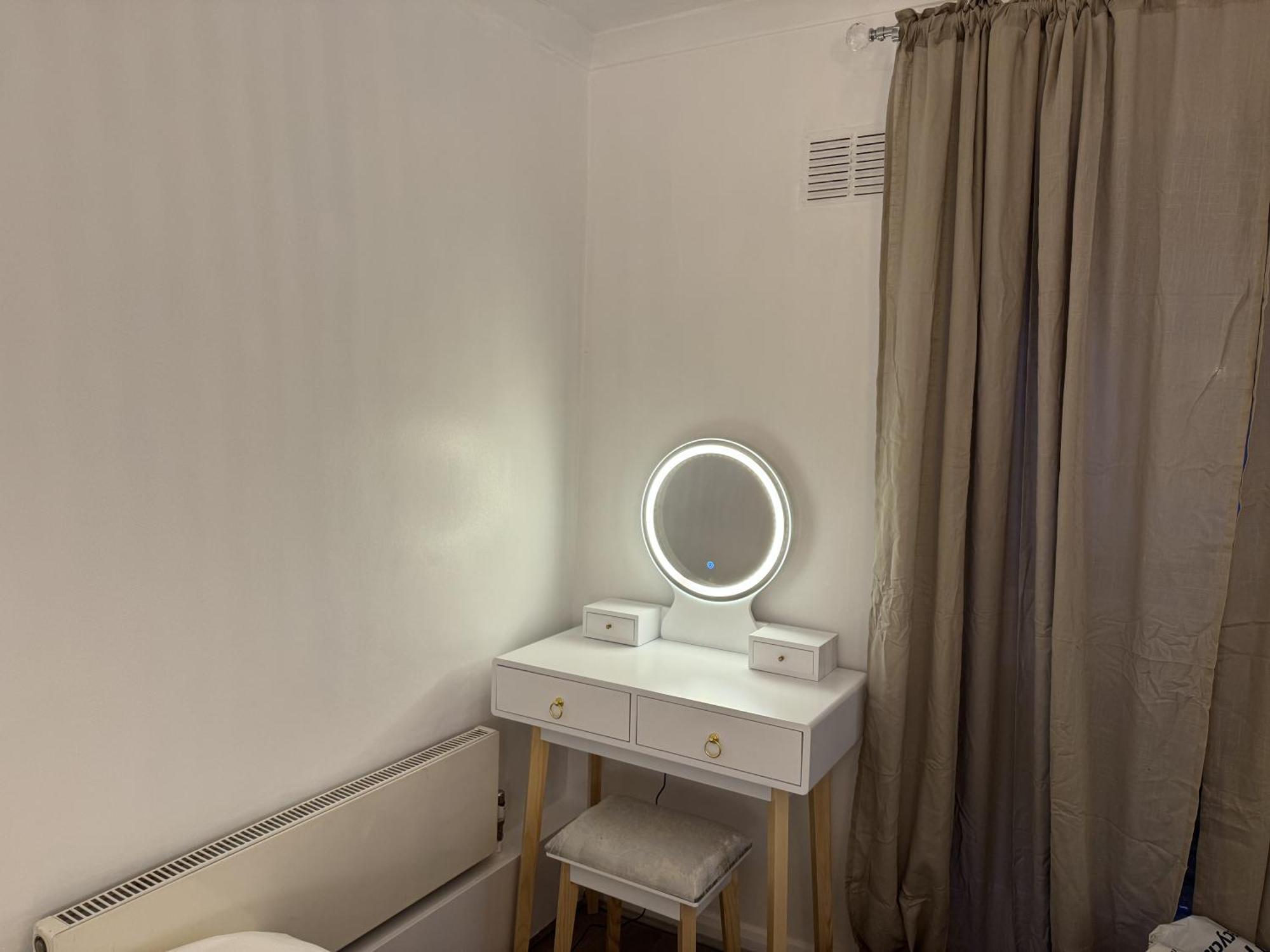 Stylish Entire With Private Garden In Camden, * Londra
