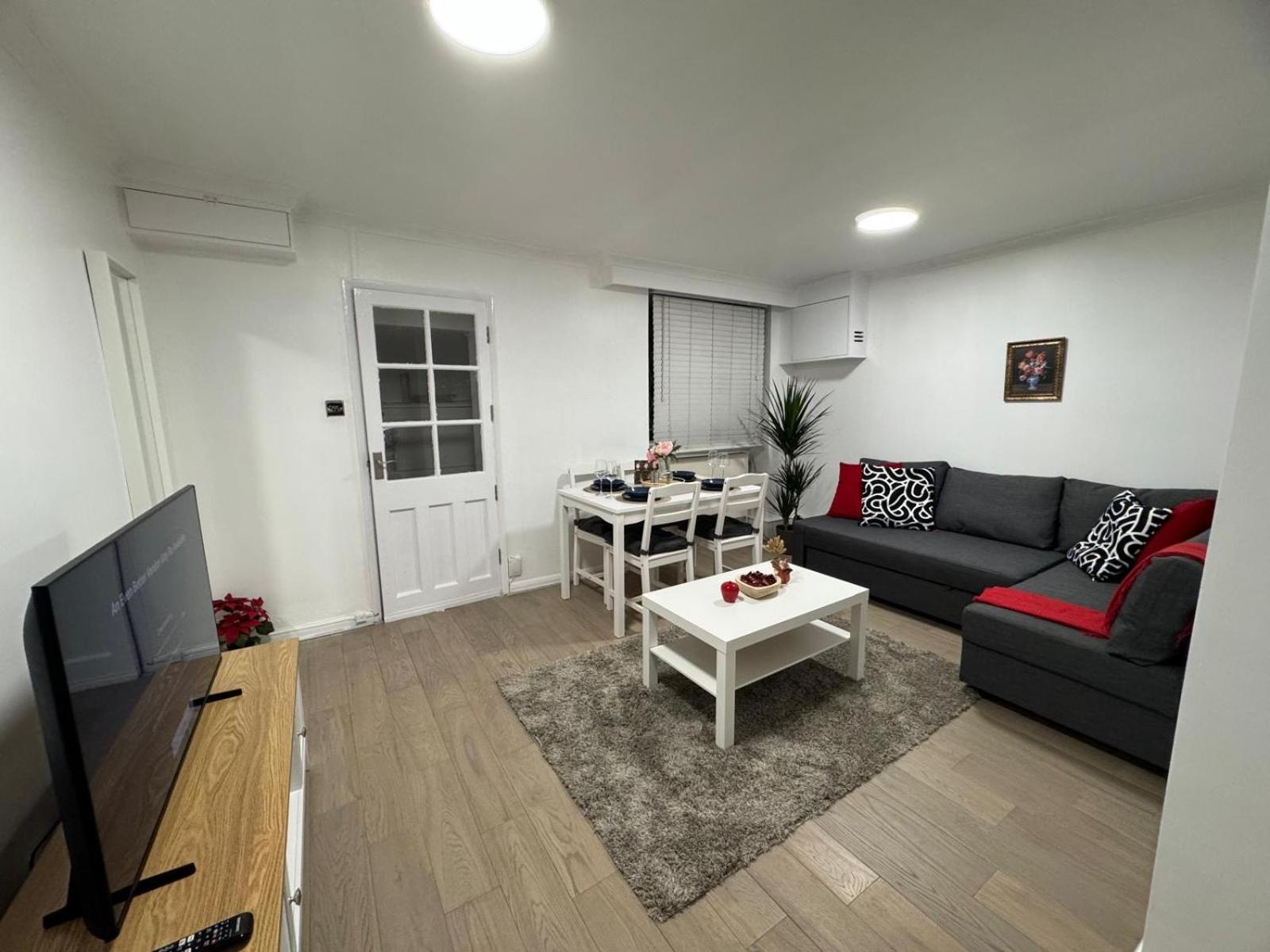 Stylish Entire With Private Garden In Camden, * Londra
